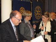 7 aprile 2016. Il relatore con le Presidenti dei Rotary Club di Ivrea e CuorgnÃ©.