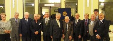 14 dicembre 2017: foto di gruppo tra chi ha ottenuto l'onorificenza rotariana della Paul Harris dal Club di Ivrea.