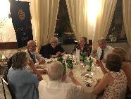 27 giugno 2019. Serata conviviale per il Passaggio delle Consegne tra il Presidente 18-19 Franco Azzolini e il Presidente 19-20 Pio Coda. Il Tavolo d'onore.
