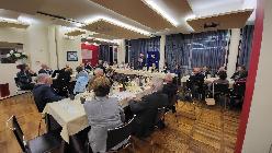 28 aprile 2022. Conviviale sugli Investimenti con relazione di Mauro Massironi, manager Azimut.